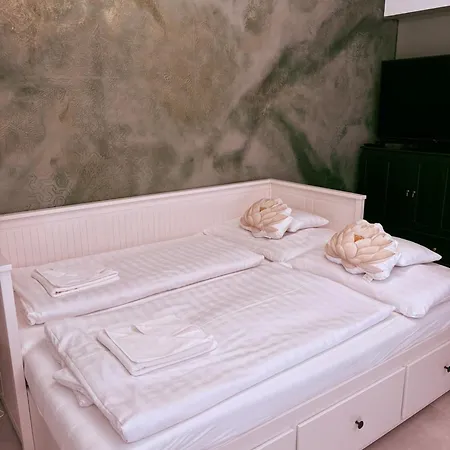 Boengyeres Vendeghaz Apartment Balatongyorok